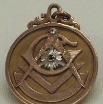 Fraternal Pendant; belonged to John H. Goddard of the Weston Lodge No. 22