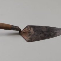 Trowel, Priper Right