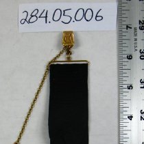 Locket aand Black Ribbon