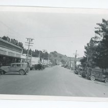 Street scene looking east, showing Grant Avenue to Reservoir Hil