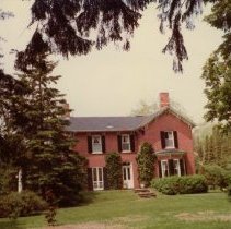 Lakeshore Rd. E. House