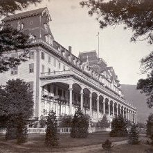 Fort  William Henry Hotel