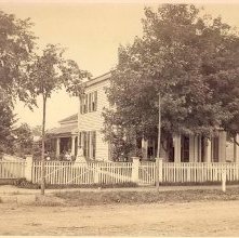 Clendon House on Glen Street