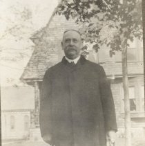 Dr Benjamin T Church