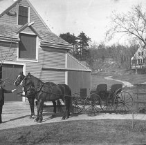 242 Highland Avenue Carriage House
