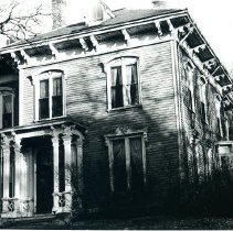 8/10 Hillside Avenue