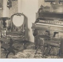 Parlor in Howland Home/Wstpt.