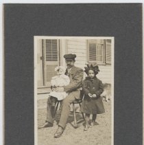 John Pettey and daughters