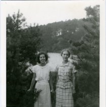 Elvira Smith and her sister Esther
