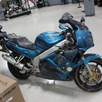 Veronica Feeling's 1994 Honda VFR750F