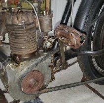 1903 Peugeot  Engine & Muffler