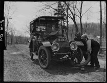 Auto trip to Centerport, photo by Alice Austen, 1910