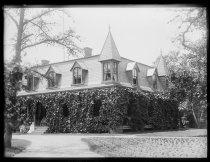 Ward family house, photo by Alice Austen, 1890