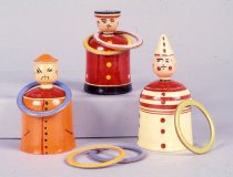 Bello figures and rings (color photo)