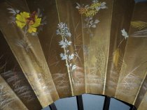 detail, center of front