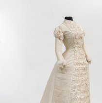 Mary Magrath wedding gown