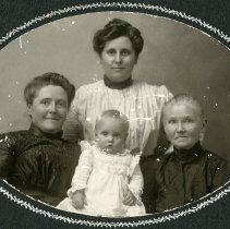 Elizabeth (Whitney) Hovenden, Annie (Moore) Thompson, Arthur Thompson, and Sarah (Hovenden) Moore