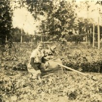 Albert "Bet" Woodruff and Friend Picking Hops, 1922