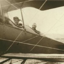 Arthur Starbuck, Fred Lencioni in a Jenny JN4D