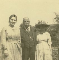 Gertrude, Lon and Maude