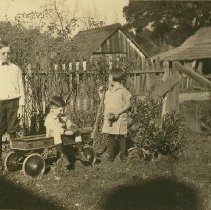 Jack, Paul and Wilda Ray Scott