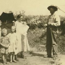 Elva & George Scott with Children