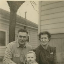 Reggie, Wilda Ray Scott, and infant Ray Vincent