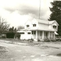 13505 Healdsburg Avenue