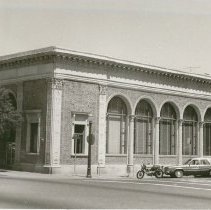 320 Healdsburg Avenue