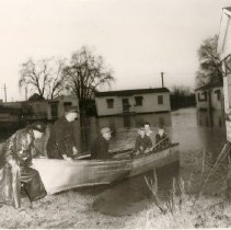 Flood Victims Rescued