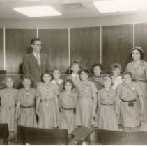 Visit of City Hall by Brownie Troop 23