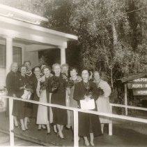 Soroptomist Members Visit Rest Homes