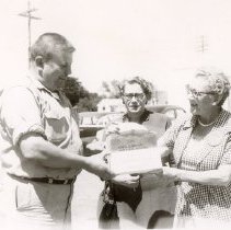 Soroptomist Club Join Campaign to Reduce Litter on Highways