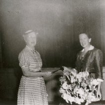 Healdsburg Garden Club  Installs New President