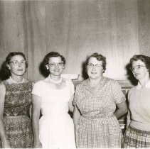 Healdsburg Garden Club  Installs New Officers