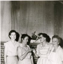 Healdsburg Garden Club  Installs New Officers