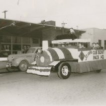 Cub Scouts in Fair Parade