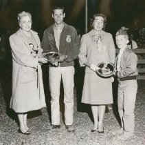 Cowbelles Present Awards to 4-H and FFA Members
