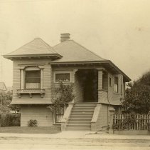 Downing Residence in Oakland