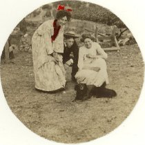 Mervyn Silberstein, two women and a dog