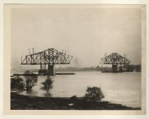 Jeffersonville Cantilever [012PC49.190]