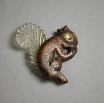 Front view of brooch