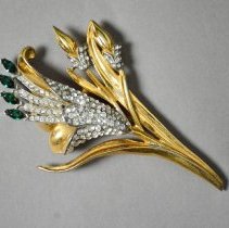 Front view of brooch