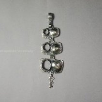 Front view of pendant