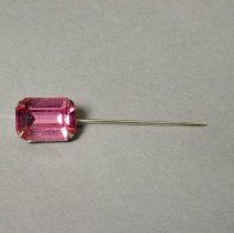 Front view of lapel pin