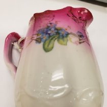 Decorative creamer