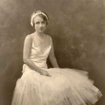 Engagement picture of Miss Wilma Schwindler