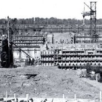 Building Lock & Dam No. 21