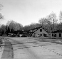 Twin Lakes Inn & surroundings