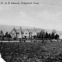 Mamanasco Lake Lodge / H de B. Schenck estate